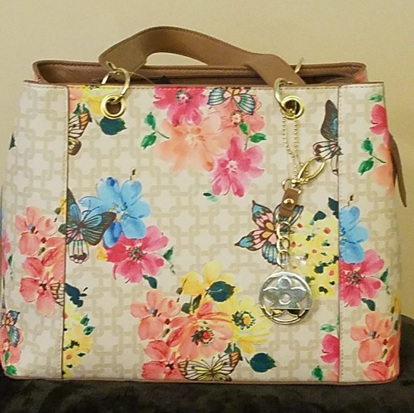 Bueno Purse - Picture 3 of 6